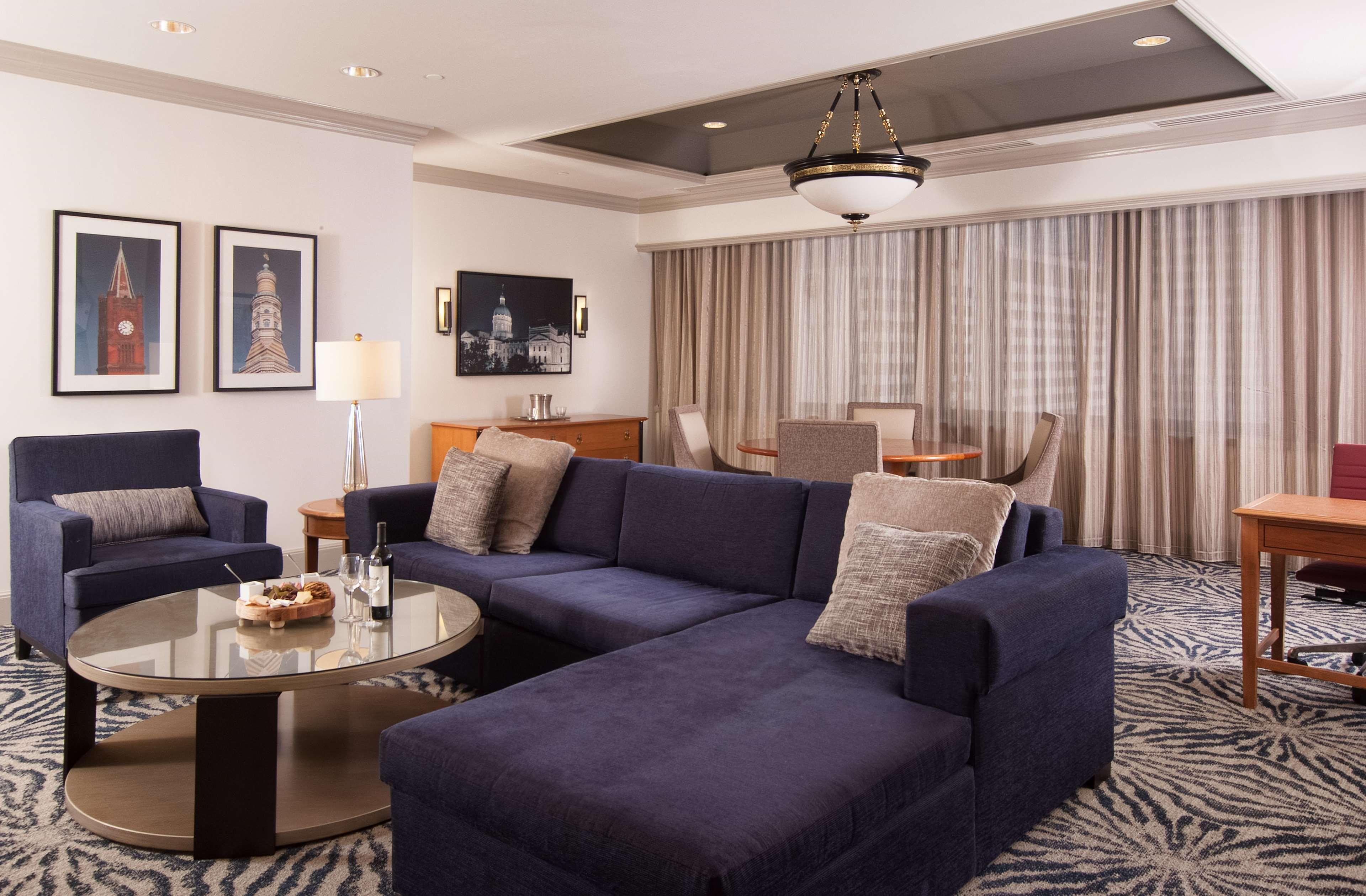 Hilton Indianapolis Hotel & Suites Екстер'єр фото