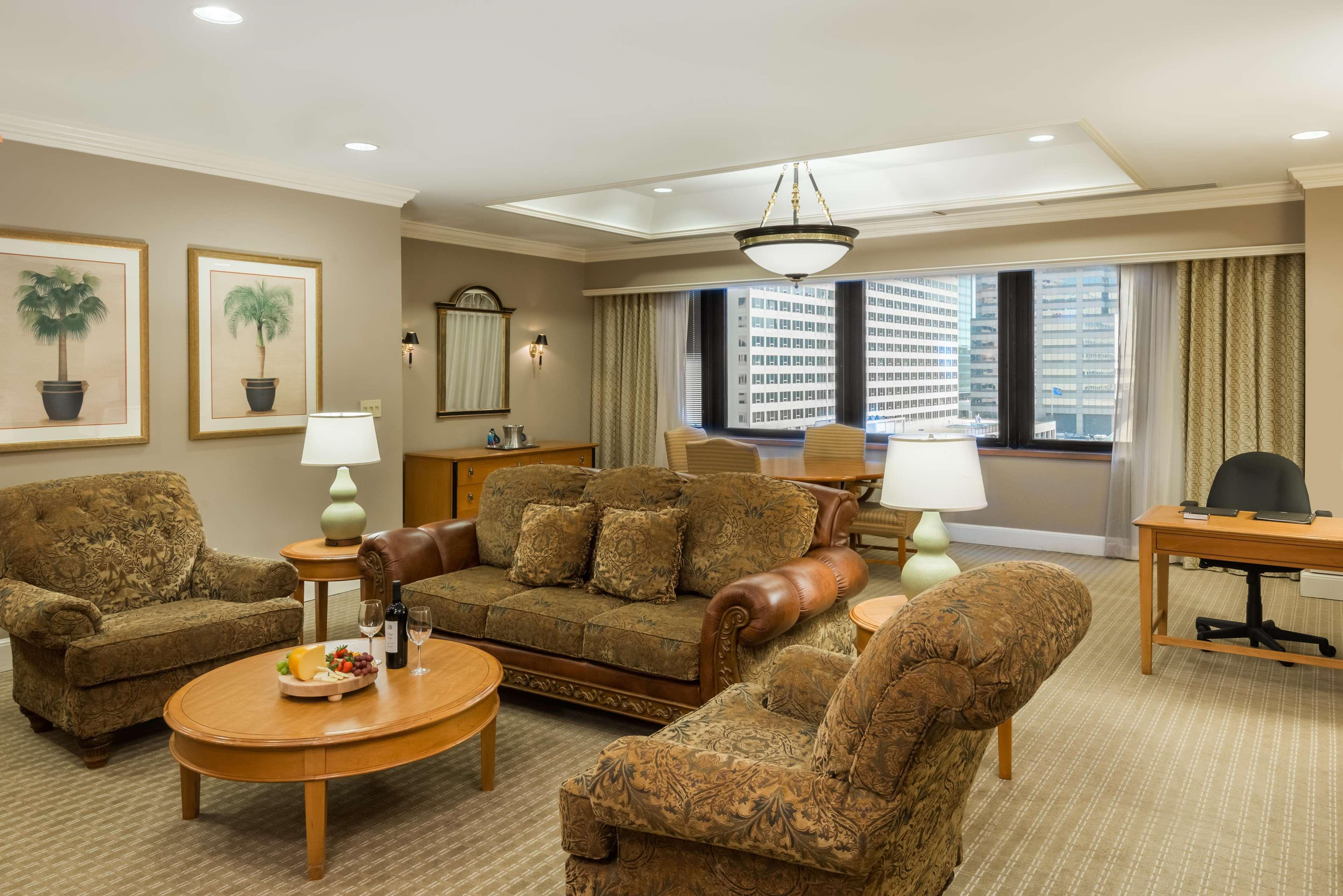 Hilton Indianapolis Hotel & Suites Екстер'єр фото