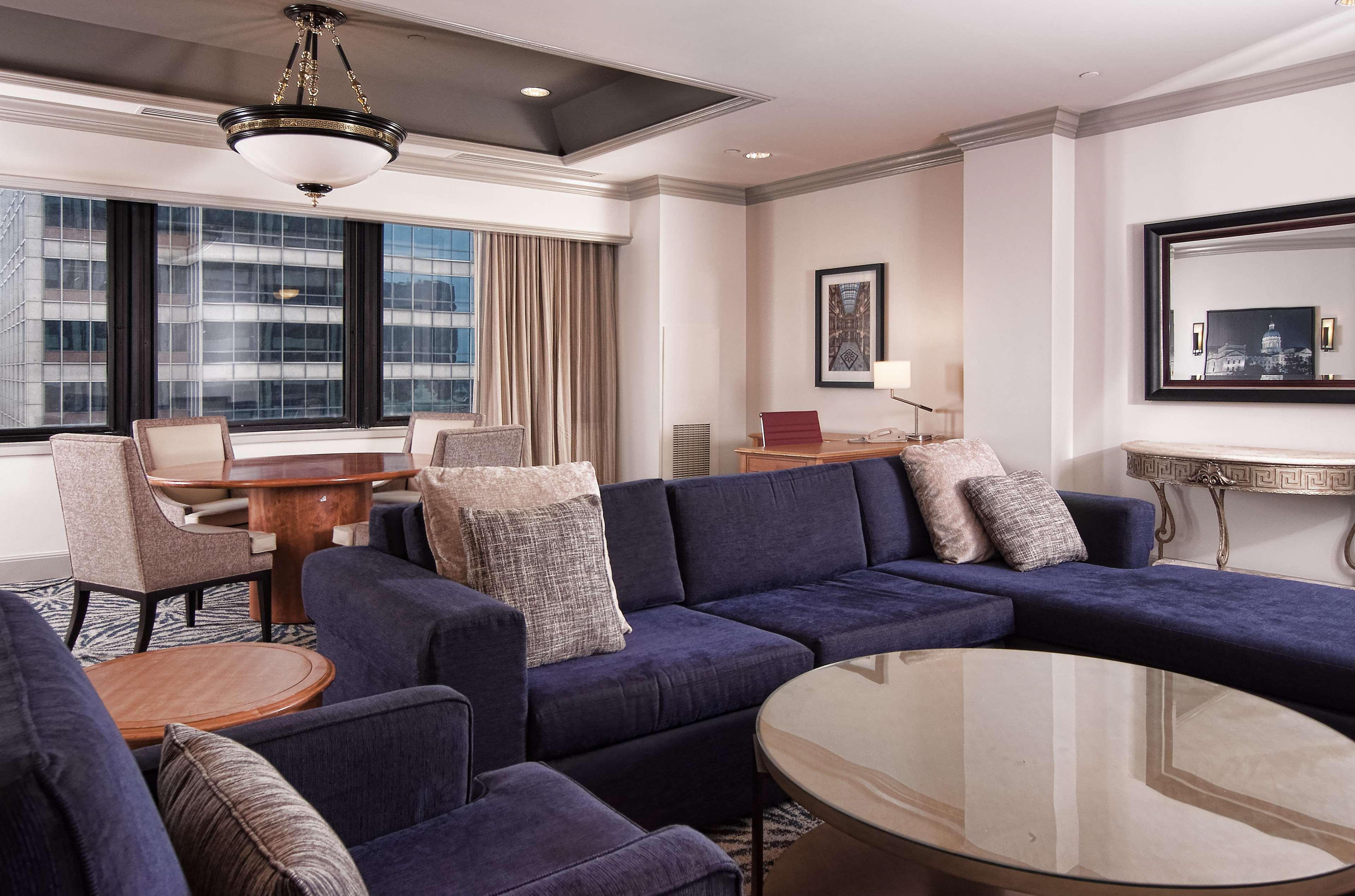 Hilton Indianapolis Hotel & Suites Екстер'єр фото