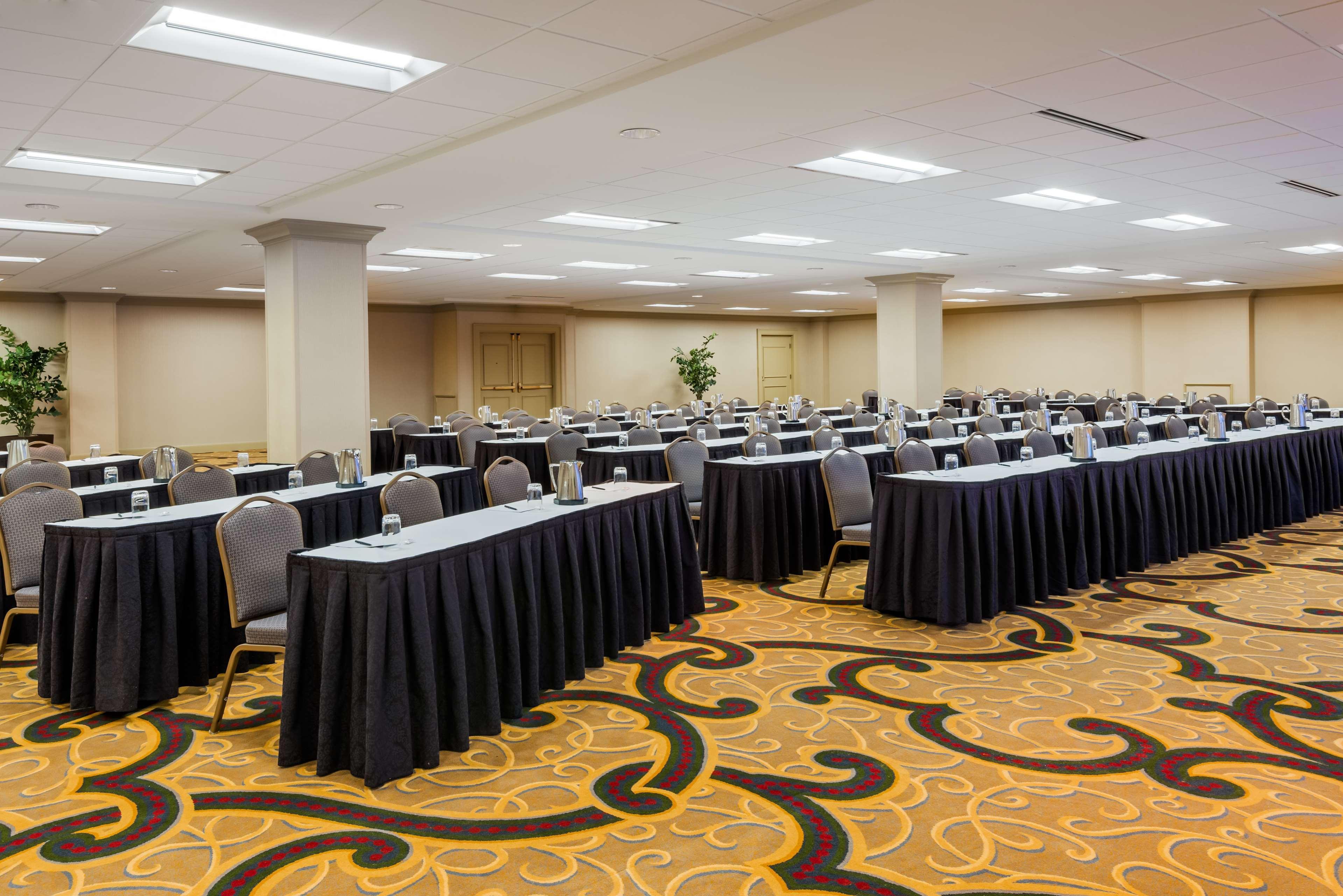 Hilton Indianapolis Hotel & Suites Екстер'єр фото