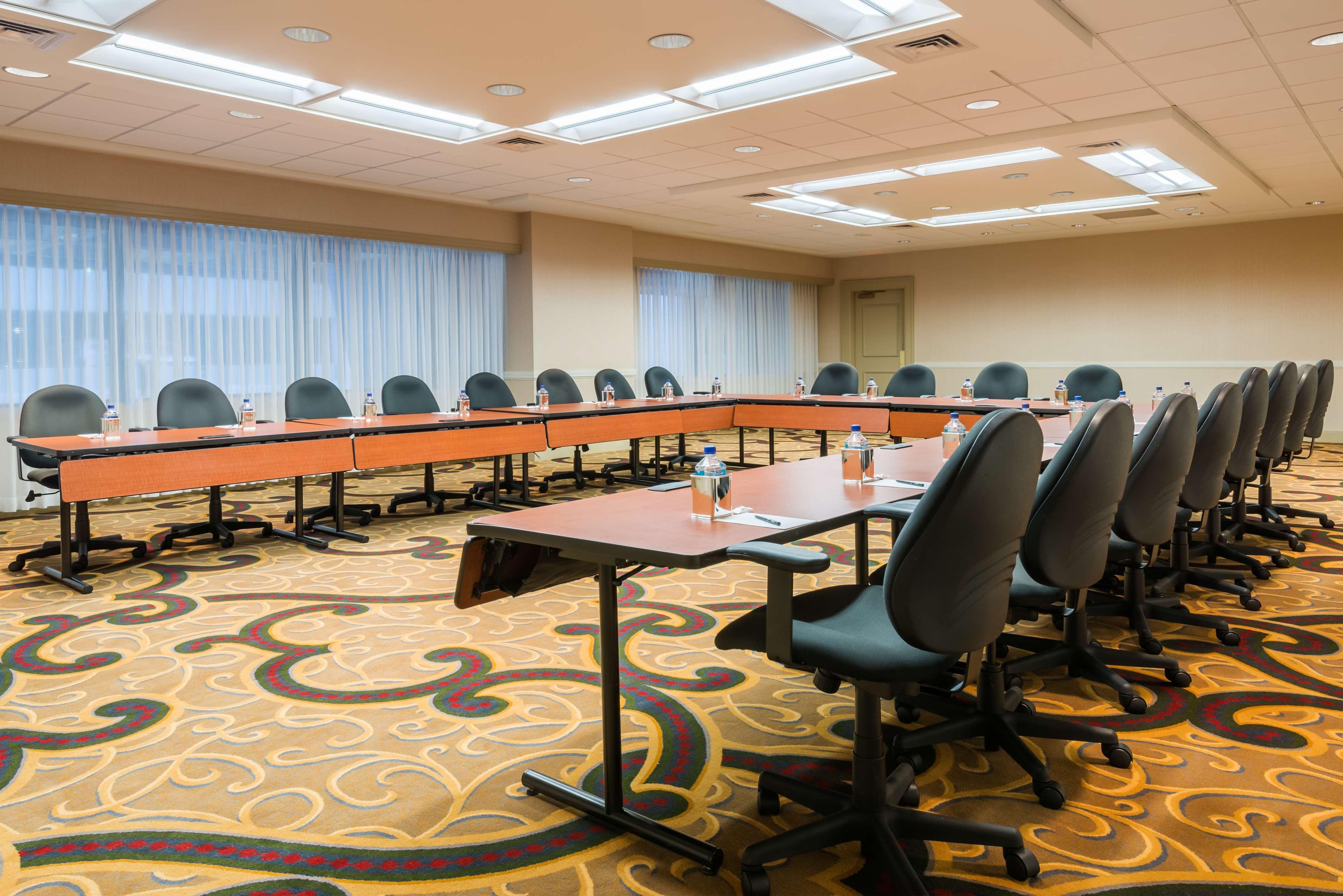 Hilton Indianapolis Hotel & Suites Екстер'єр фото