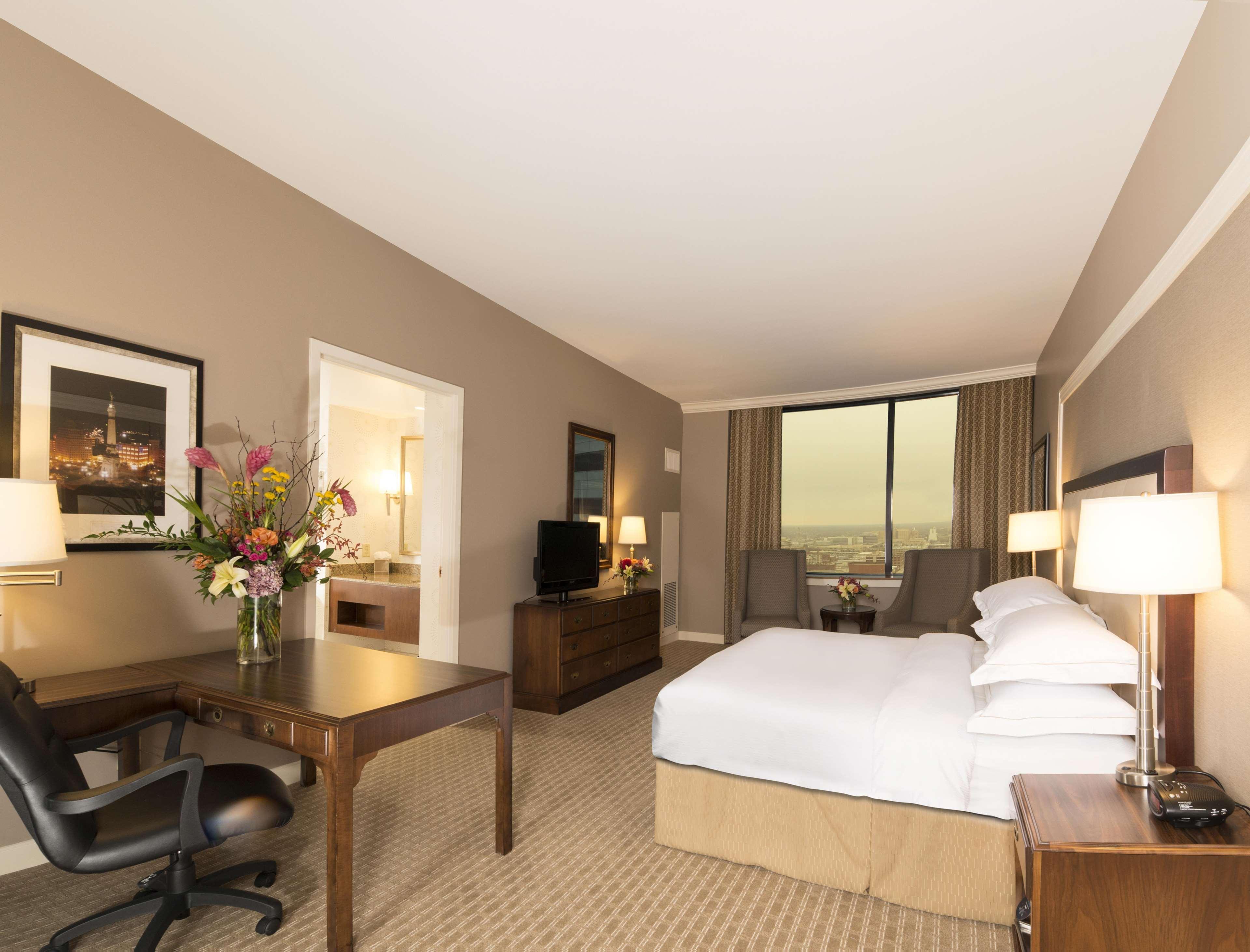 Hilton Indianapolis Hotel & Suites Екстер'єр фото