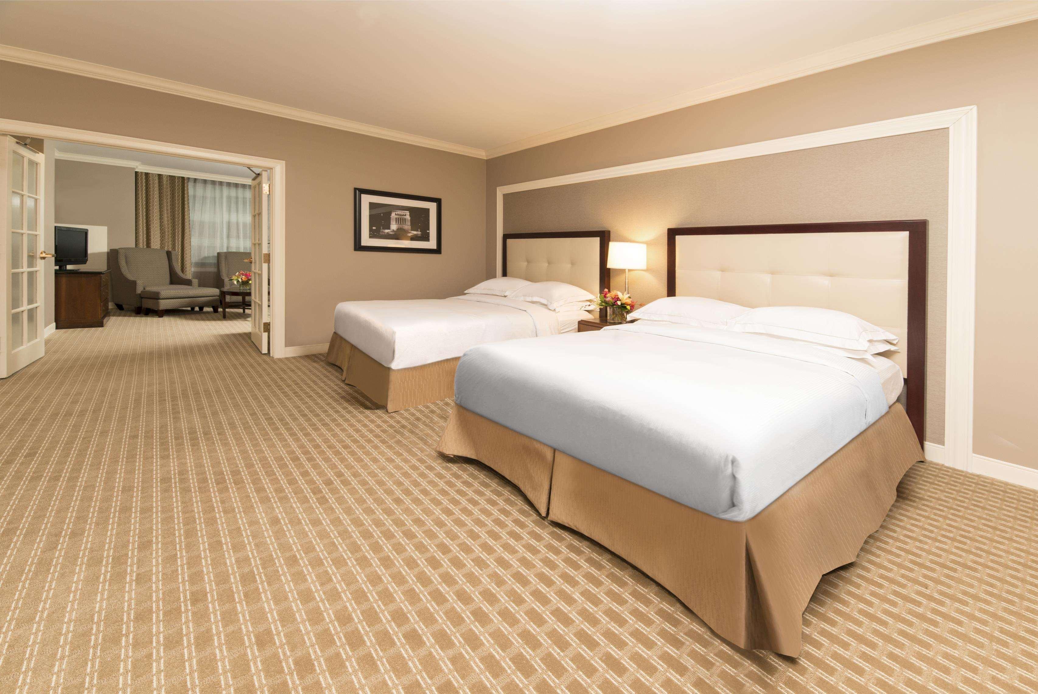 Hilton Indianapolis Hotel & Suites Екстер'єр фото