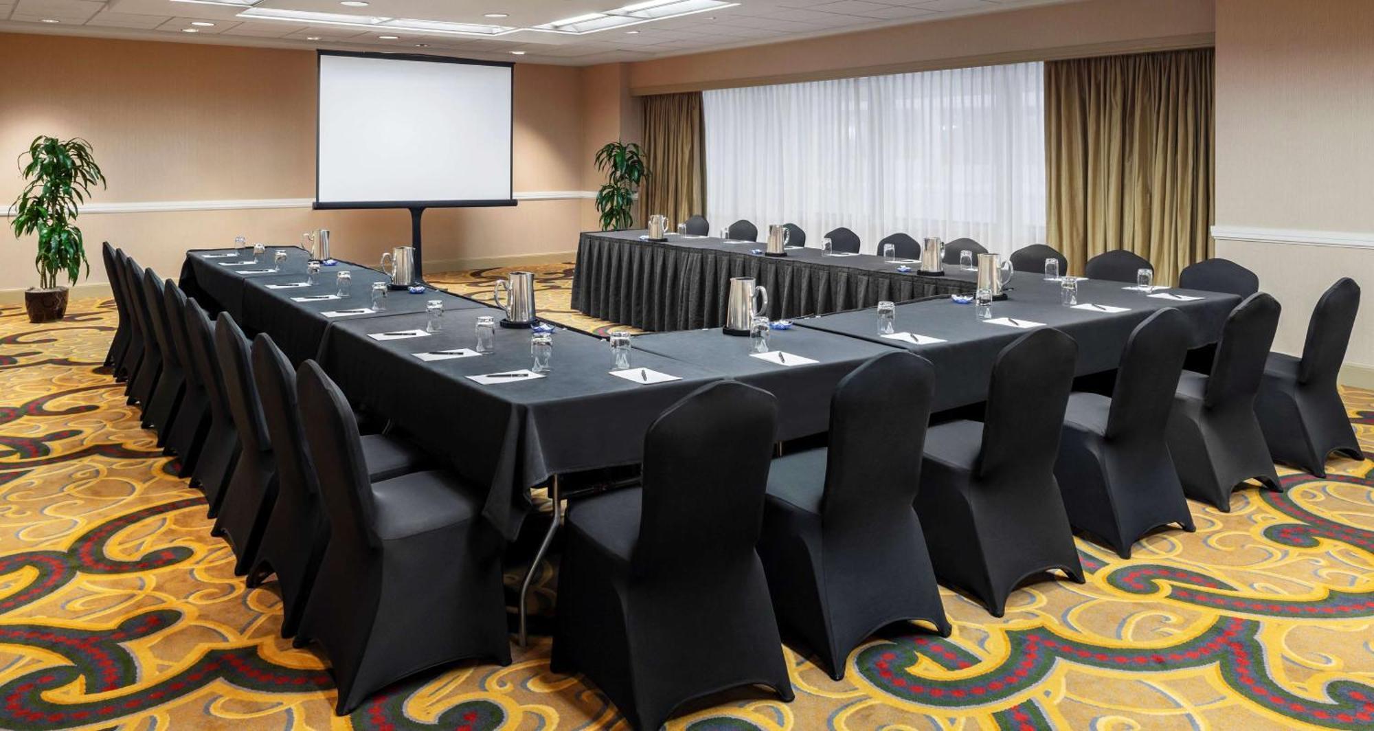 Hilton Indianapolis Hotel & Suites Екстер'єр фото