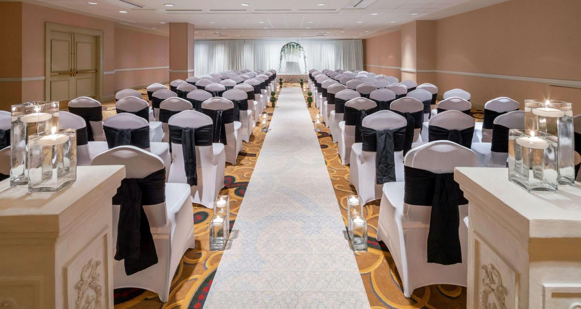 Hilton Indianapolis Hotel & Suites Екстер'єр фото