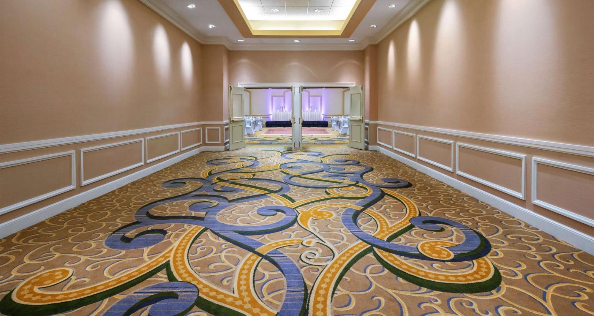 Hilton Indianapolis Hotel & Suites Екстер'єр фото