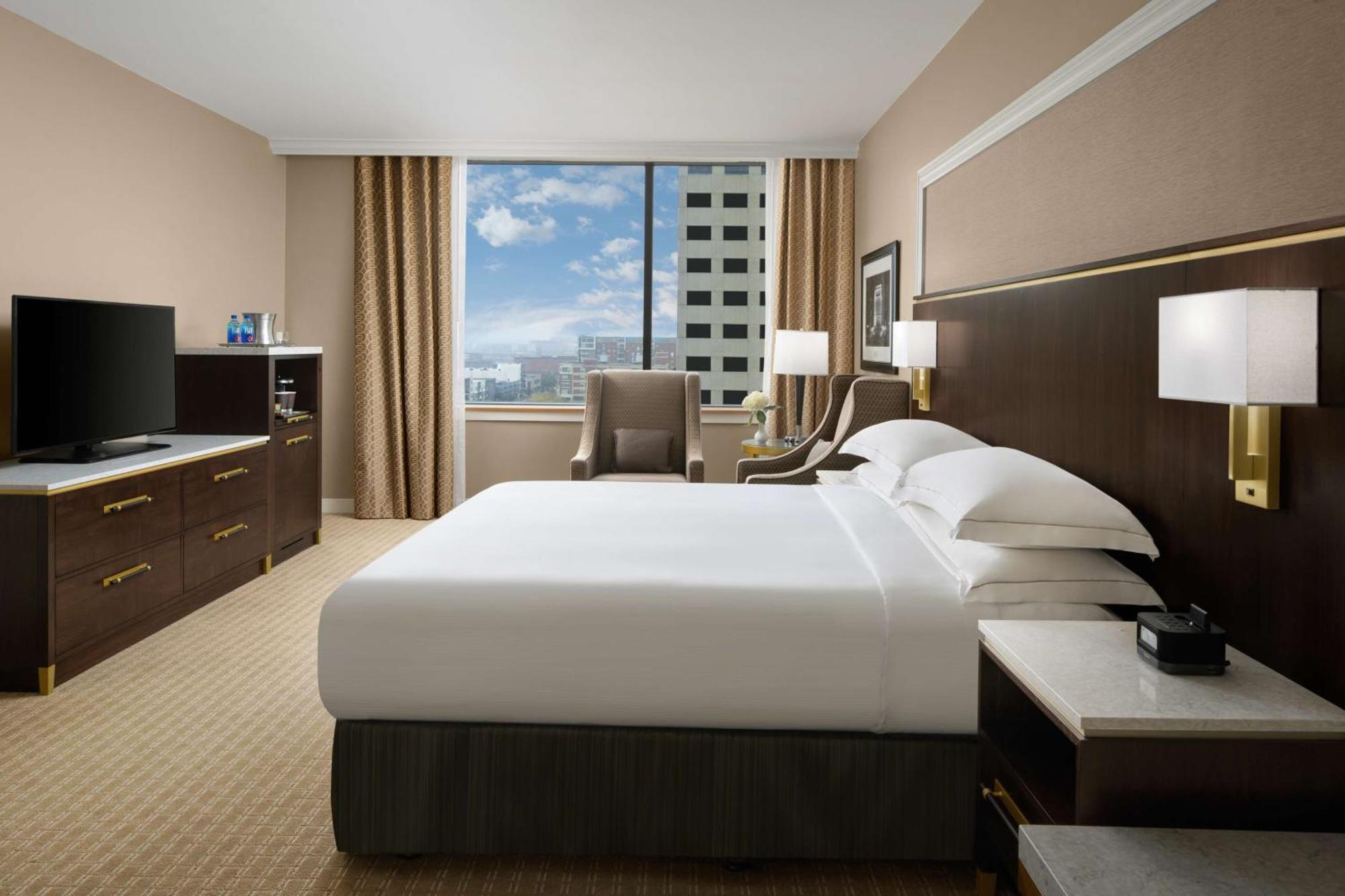 Hilton Indianapolis Hotel & Suites Екстер'єр фото