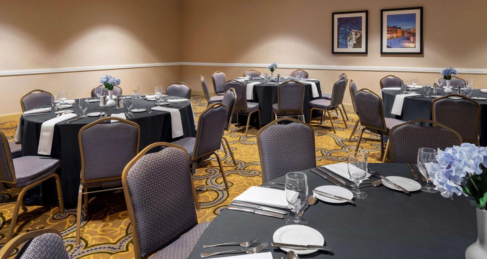 Hilton Indianapolis Hotel & Suites Екстер'єр фото